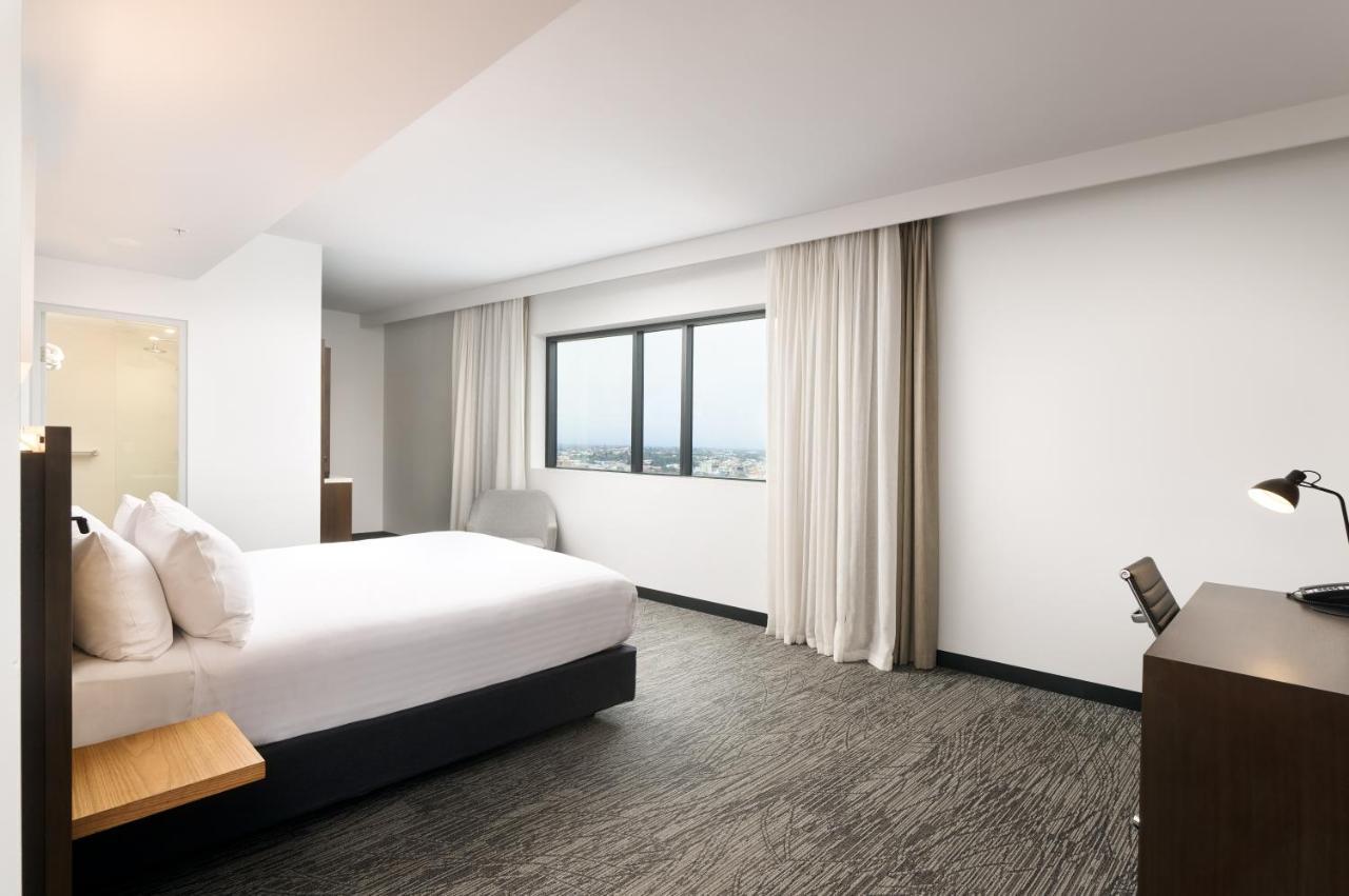 Hotel West By Ihg